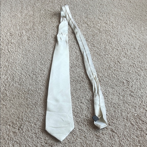 Jones New York Other - Jones New York Classic Ivory Tie